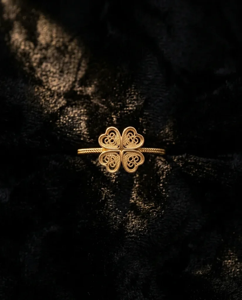 Clover Ring