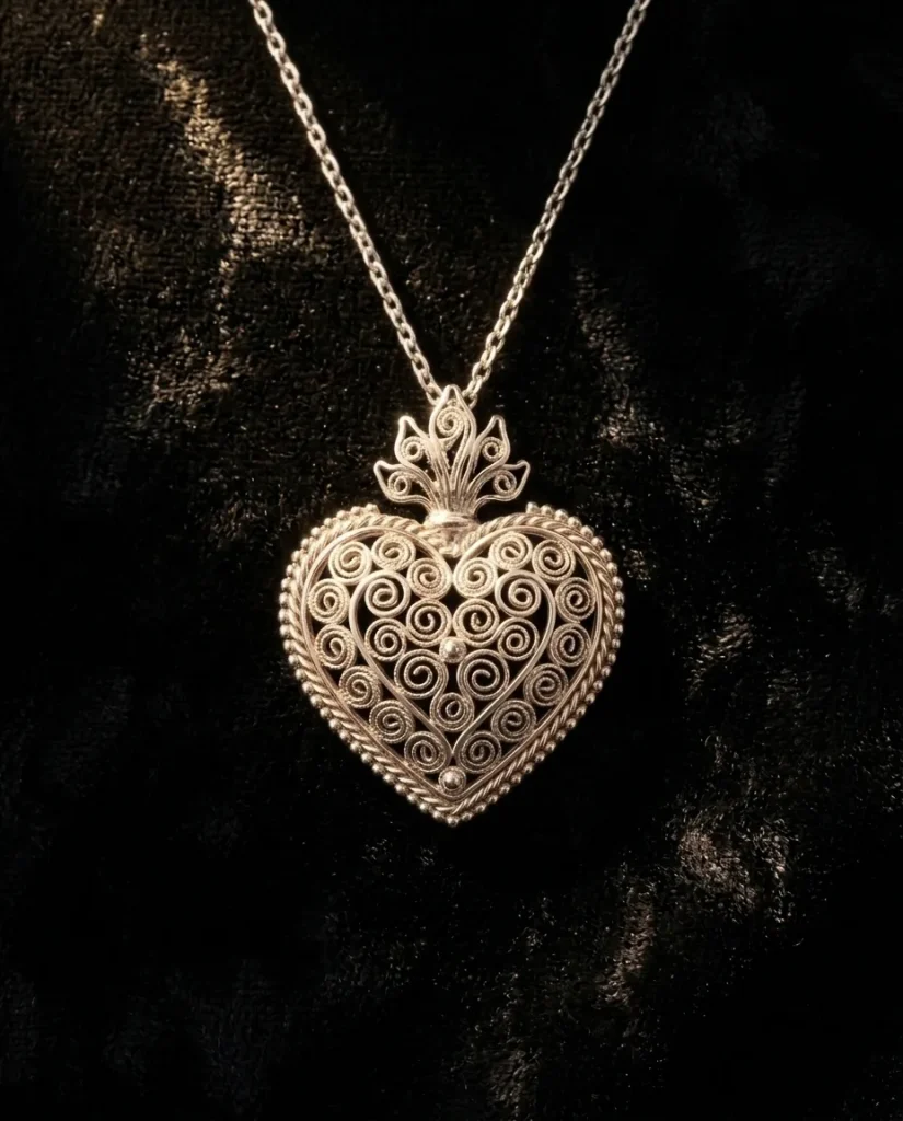 Grande Heart Pendant – Silver